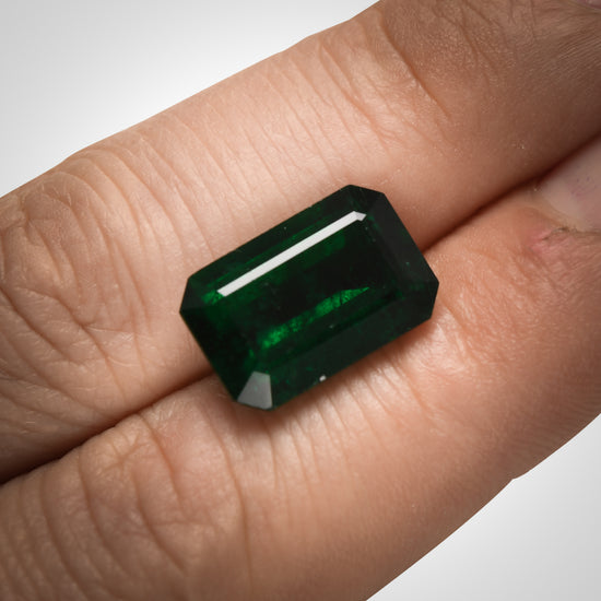 9.50 Carat Green ZAMBIAN Emerald Emerald