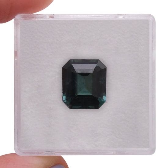 5.03 Carat Green MADAGASCAR Emerald Sapphire CD