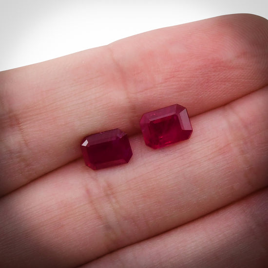 3.42 Carat Red BURMESE Emerald Ruby CD