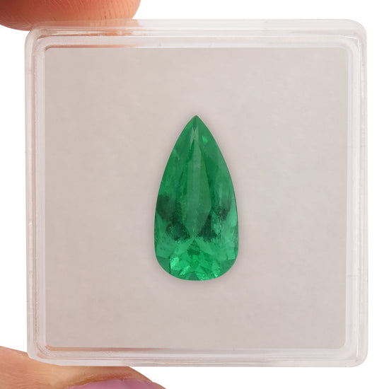 2,60 Karat grüner kolumbianischer birnenförmiger Smaragd