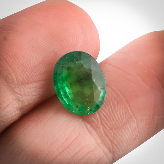 1,98 Karat Grüner KOLUMBIANISCHER Oval-Smaragd