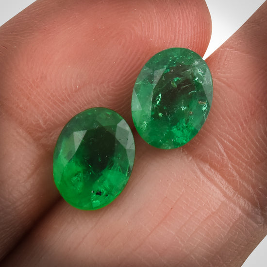 3.00 Carat Green COLOMBIAN Oval Emerald