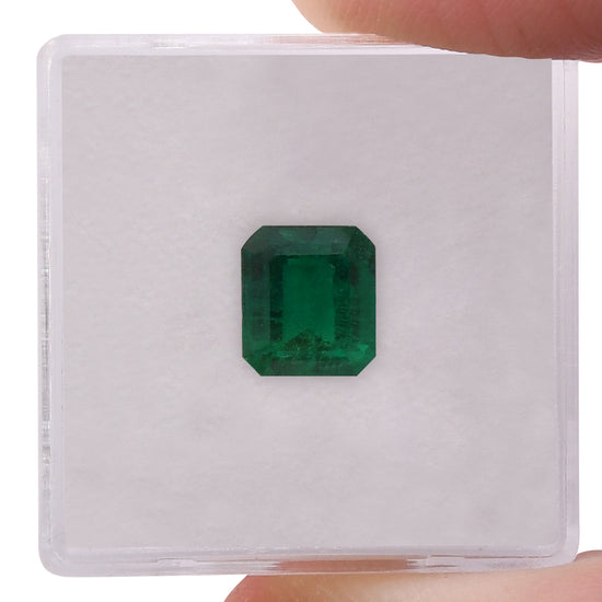 1.95 Carat Green COLOMBIAN Emerald Emerald GUBELIN