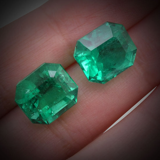 17.28 Carat Green COLOMBIAN Emerald Emerald GRS