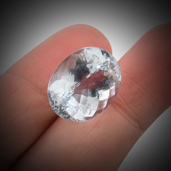 11.85 Carat Blue AFRICAN Oval Aquamarine