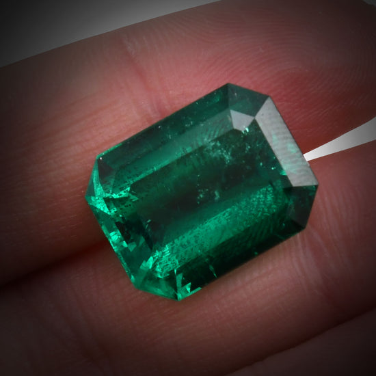 14.90 Karat Grüner KOLUMBIANISCHER Smaragd Smaragd GUBELIN