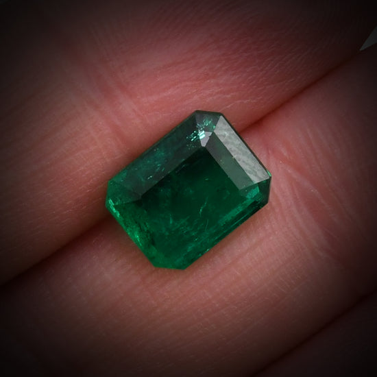 3.19 Carat Green COLOMBIAN Emerald Emerald CD