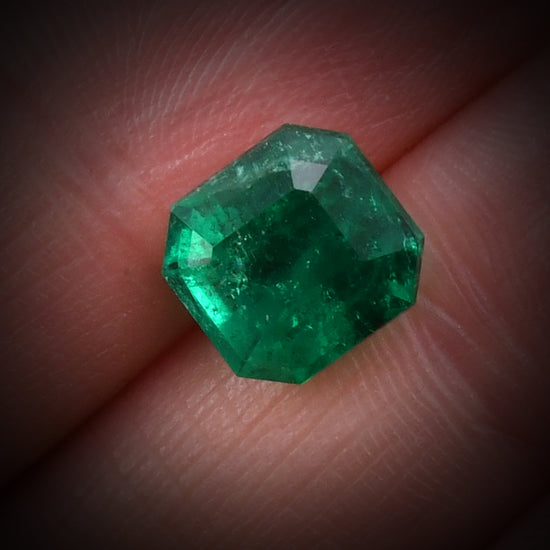 3,80 Karat Grüner KOLUMBIANISCHER Smaragd Smaragd GRS