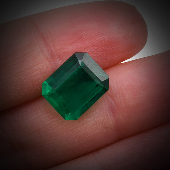 5.53 Carat Green COLOMBIAN Emerald Emerald CD