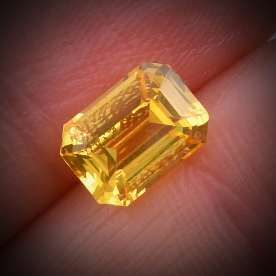 3.54 Carat Yellow SRI LANKAN Emerald Sapphire CD