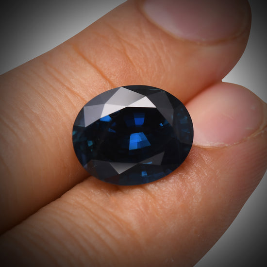 10.96 Carat Blue SRI LANKAN Oval Sapphire