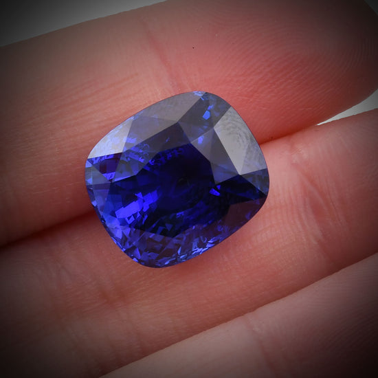 23.24 Carat Blue SRI LANKAN Cushion Sapphire GUBELIN