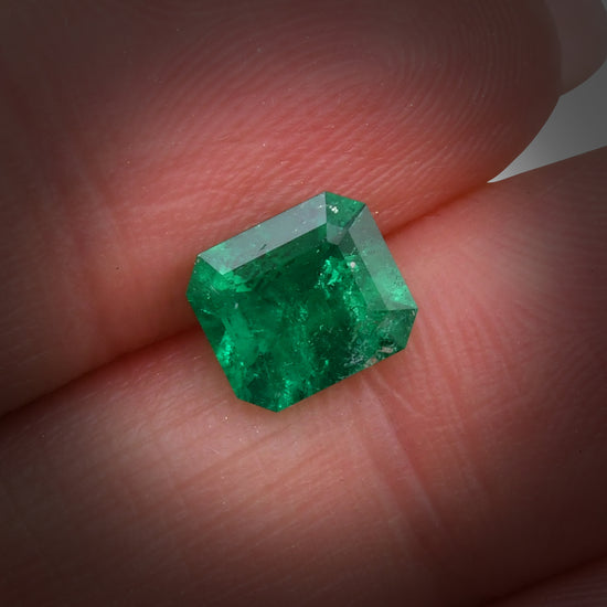 1.44 Carat Green COLOMBIAN Emerald Emerald CD