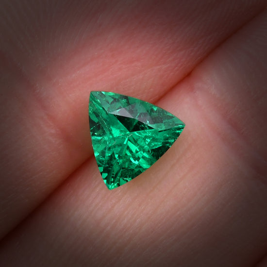 1.01 Carat Green COLOMBIAN Trilliant Muzo Emerald CD