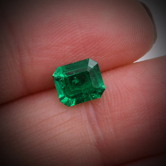 1.18 Carat Green COLOMBIAN Emerald Muzo Emerald MUZO