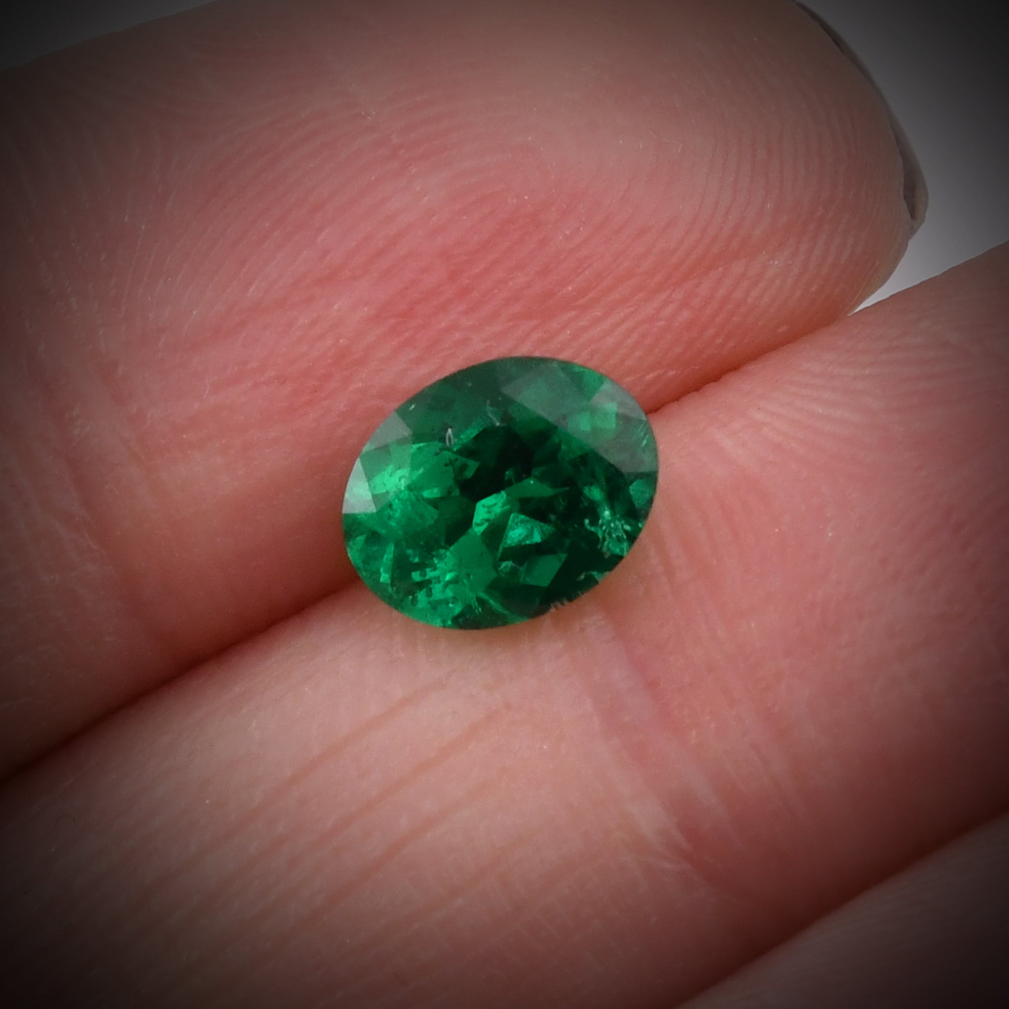 1.13 Carat Green COLOMBIAN Oval Muzo Emerald CD | LEIBISH
