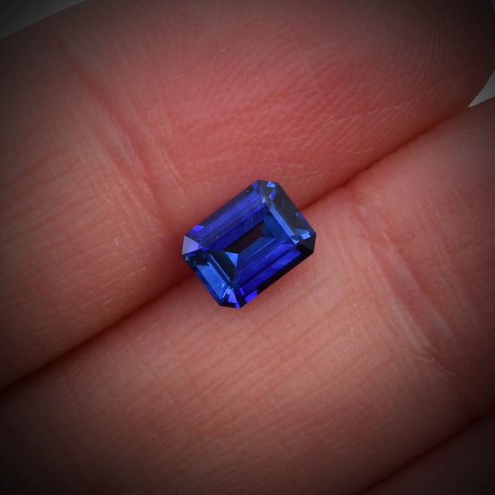 1.02 Carat Blue SRI LANKAN Emerald Sapphire