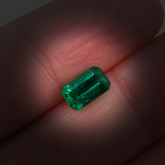 1.01 Carat Green COLOMBIAN Emerald Muzo Emerald CD