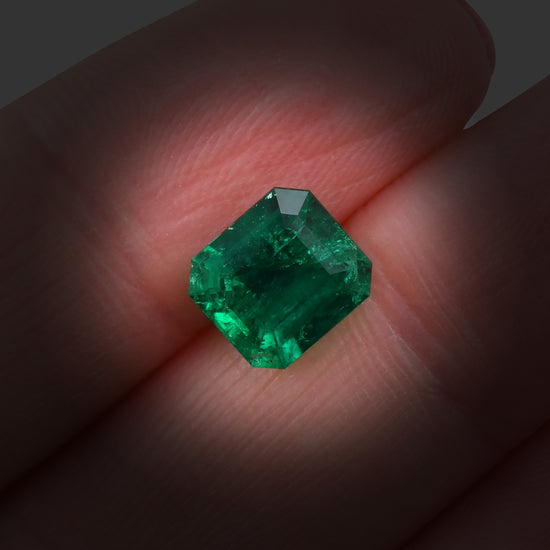 1.96 Carat Green COLOMBIAN Emerald Muzo Emerald CD