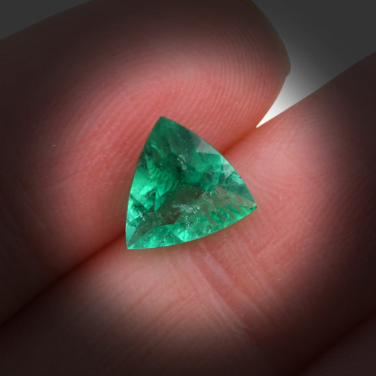 1.58 Carat Green COLOMBIAN Trilliant Muzo Emerald CD