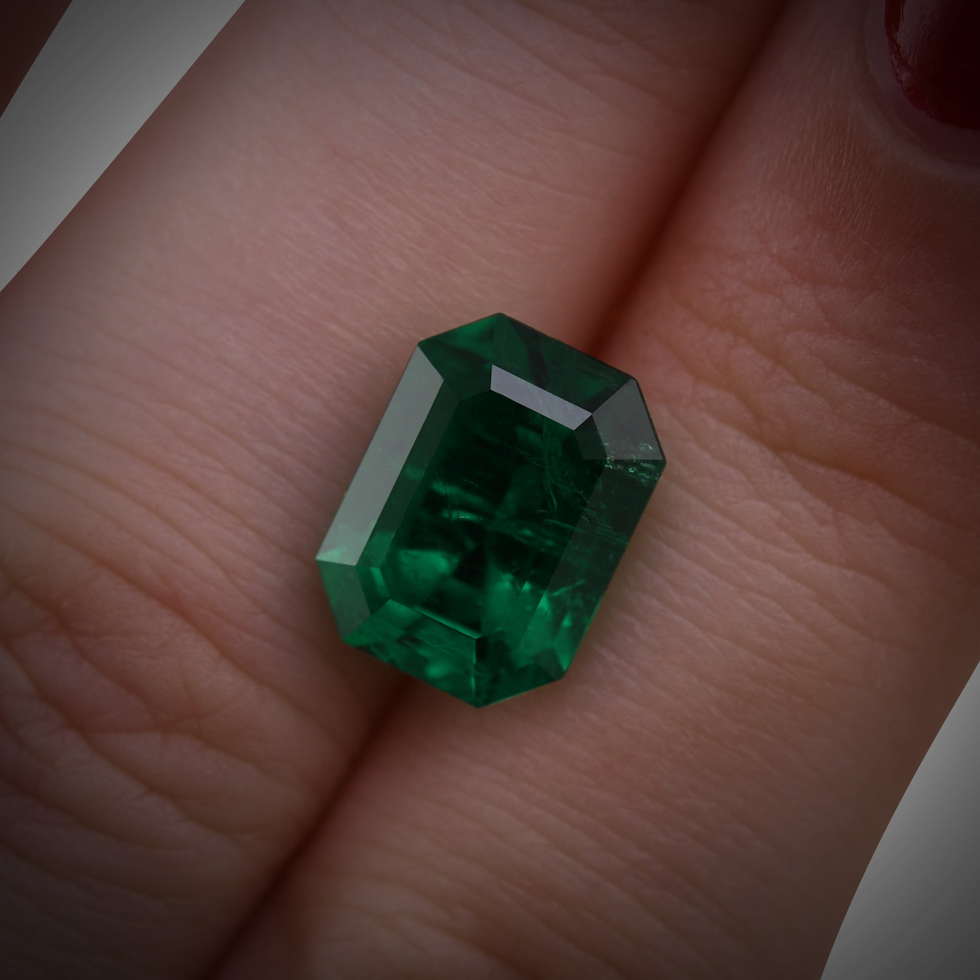 4.08 Carat Green COLOMBIAN Emerald Emerald CD | LEIBISH