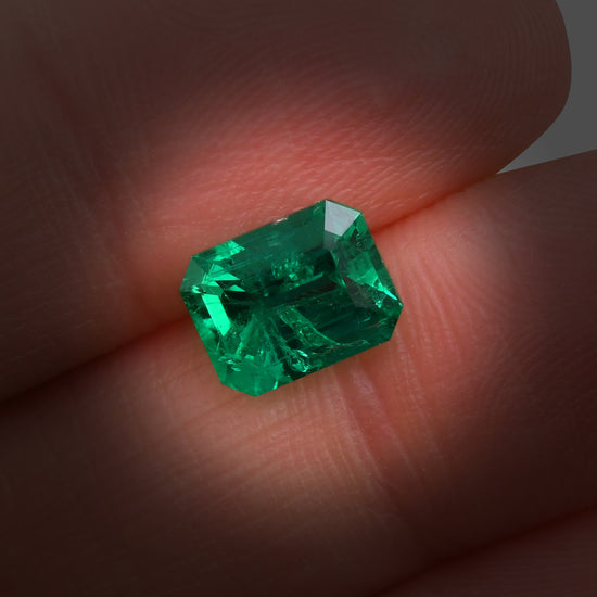 1.87 Carat Green COLOMBIAN Emerald Muzo Emerald CD
