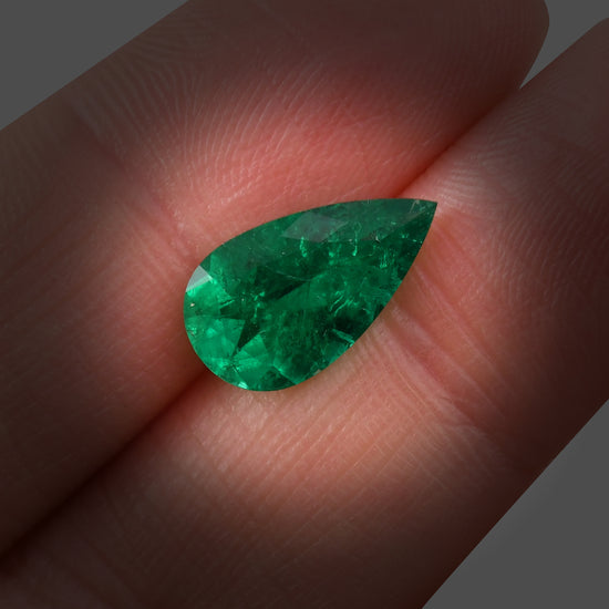 2.65 Carat Green COLOMBIAN Pear Muzo Emerald CD