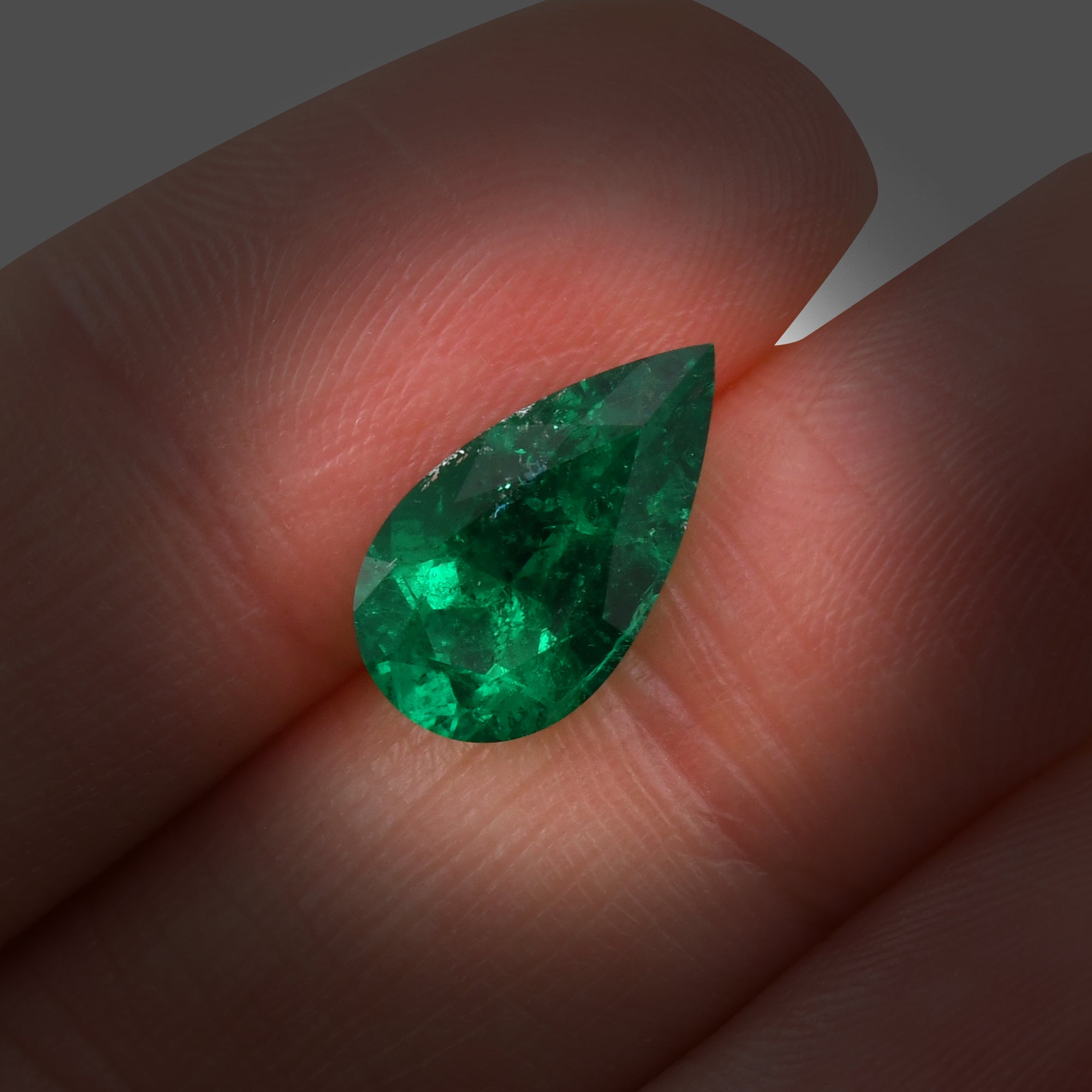 2.90 Carat Green COLOMBIAN Pear Muzo Emerald CD | LEIBISH