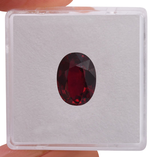 4.03 Karat roter, ovaler Mosambik-Rubin, CD