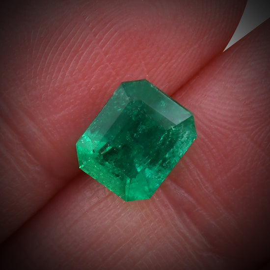 1.85 Carat Green COLOMBIAN Emerald Muzo Emerald CD