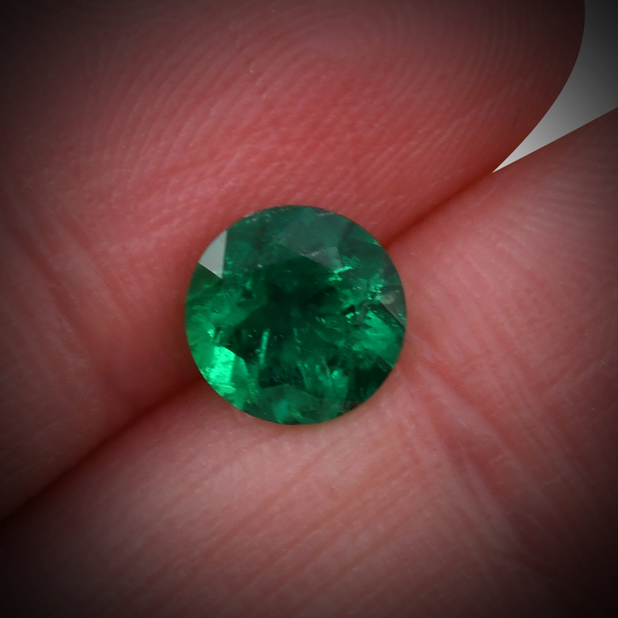 1.26 Carat Green COLOMBIAN Round Muzo Emerald CD | LEIBISH