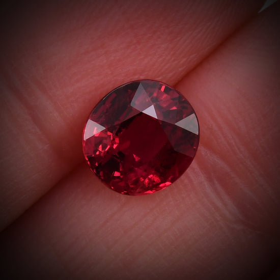 3.06 Karat Rot MOZAMBIQUE Oval Rubin AGL Unbehandelt