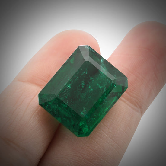 20.78 Carat Green ZAMBIA Octagon Emerald CD