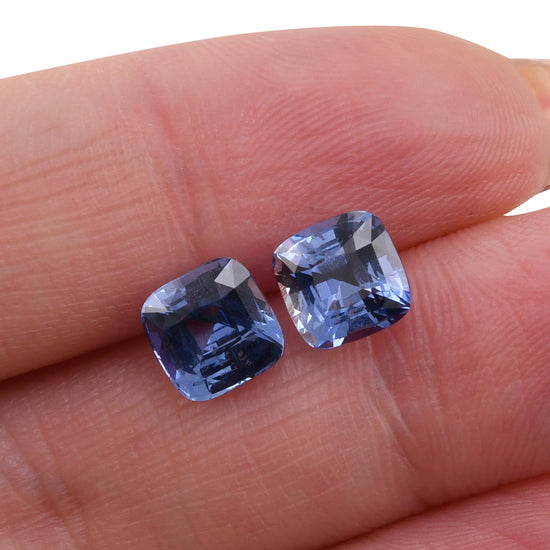 Zaffiro blu a cuscino di 4,83 carati CD