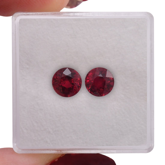 Rubino rosso rotondo del MOZAMBICO da 2,36 carati