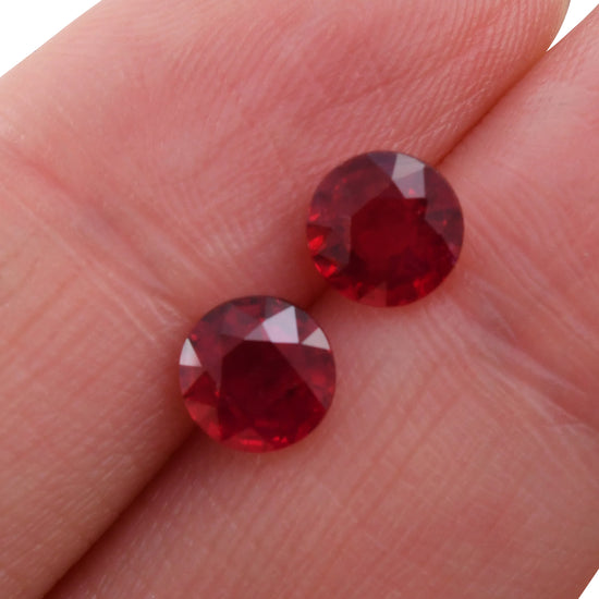 Rubino Rosso Mozambicano Rotondo da 2.39 Carati