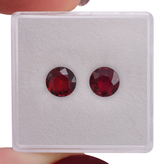 Rubino rotondo del Mozambico rosso da 2,12 carati