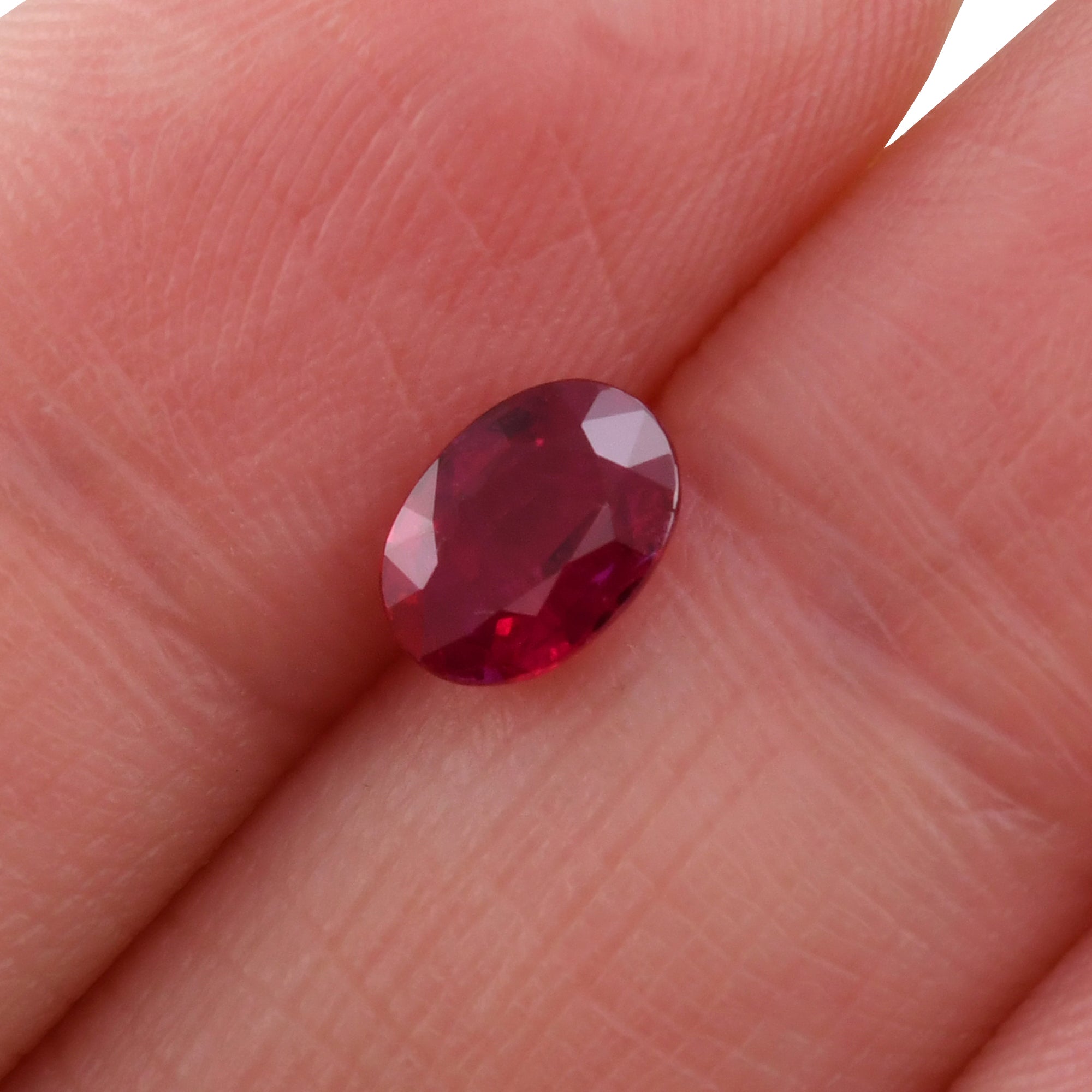 1.01 Carat Red MOZAMBIQUE Oval Ruby | LEIBISH