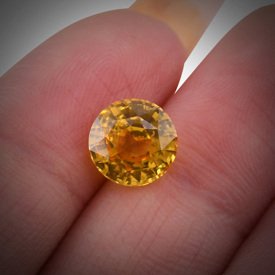 3.53 Carat Yellow SRI LANKAN Round Sapphire CD
