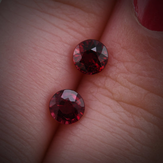 1,29 Karat roter, runder MOZAMBIKANISCHER Rubin