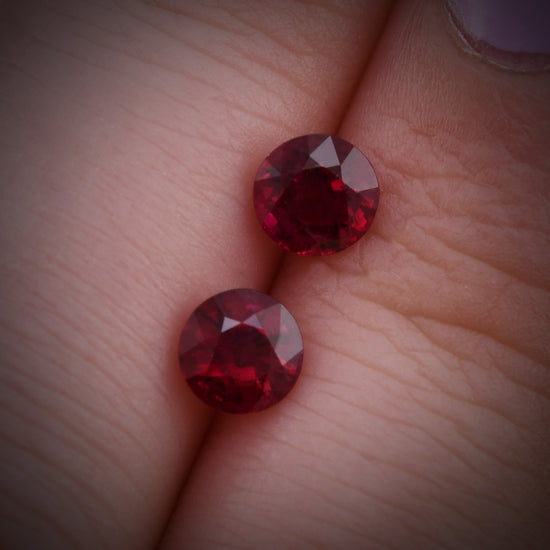 1,29 Karat roter, runder MOZAMBIKANISCHER Rubin