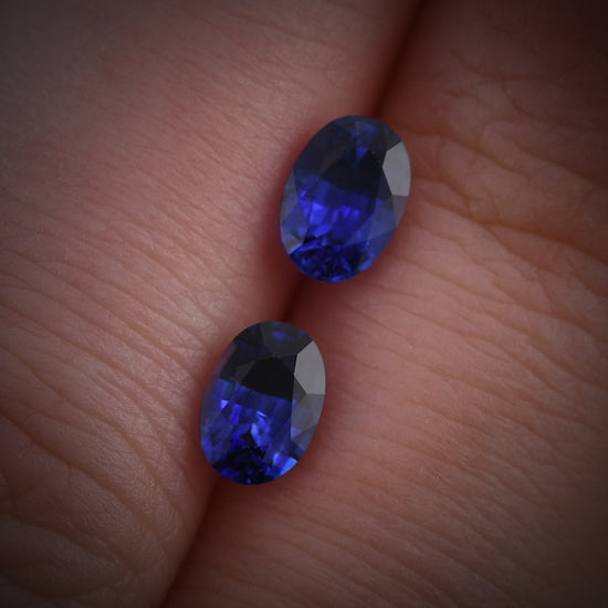 Zaffiro Ovale Blu da 1,56 Carati proveniente dallo SRI LANKA