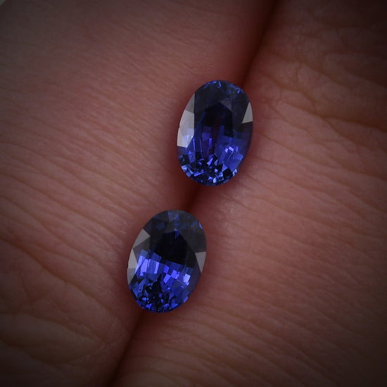 Zaffiro Ovale Blu di SRI LANKA da 1,71 Carati