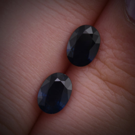 1,76 Karat Blauer THAI Oval Saphir