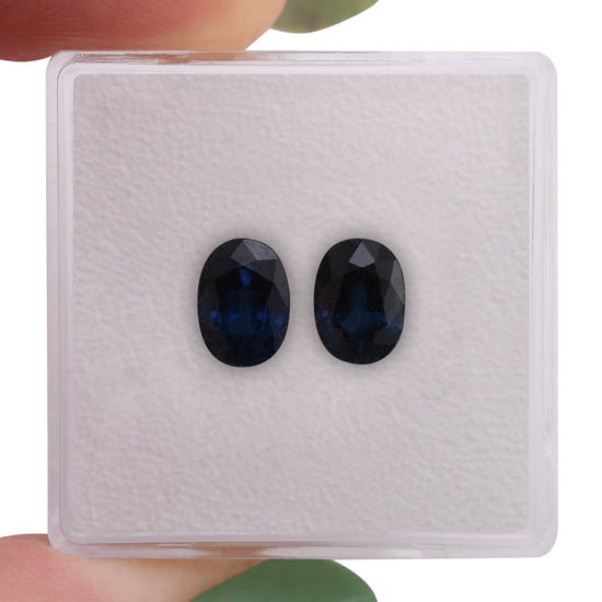 2,45 Karat blauer thailändischer ovaler Saphir