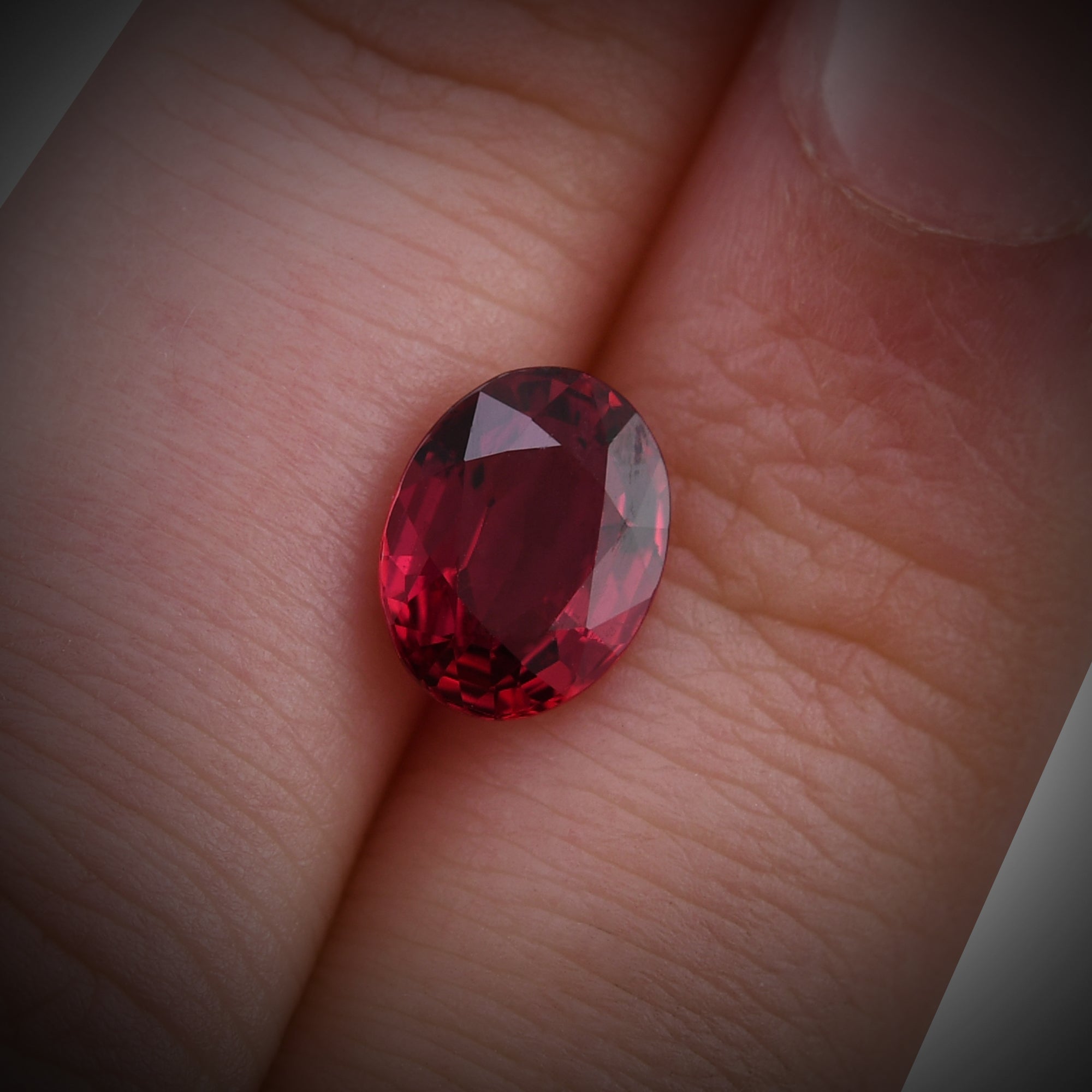 2.03 Carat Red MOZAMBIQUE Oval Ruby CD | LEIBISH