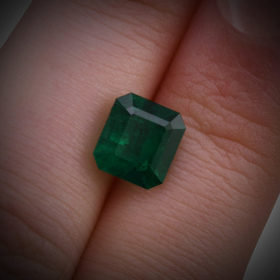 2.18 Carat Intense Green COLOMBIAN Emerald Emerald CD and Muzo