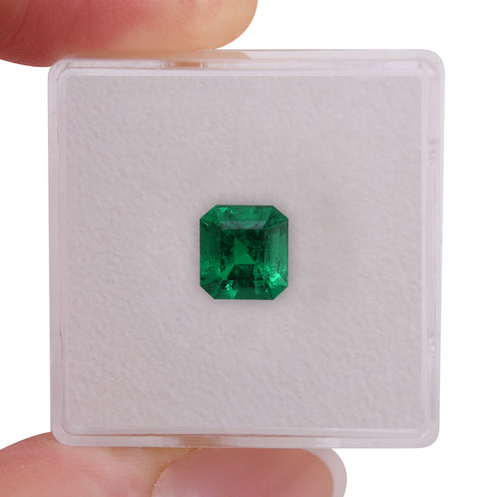 1.30 Carat Vivid Green COLOMBIAN Emerald Emerald CD and Muzo