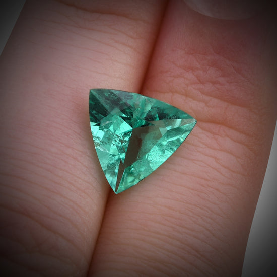 2.92 Carat Green COLOMBIAN Trilliant Emerald CD and MUZO