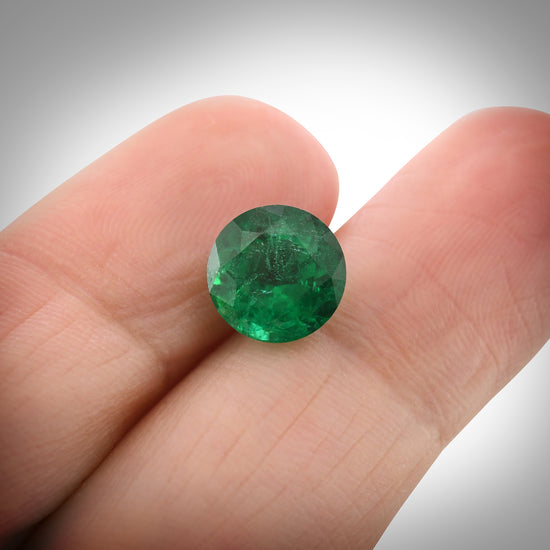 2,13 Karat grüner runder Smaragd